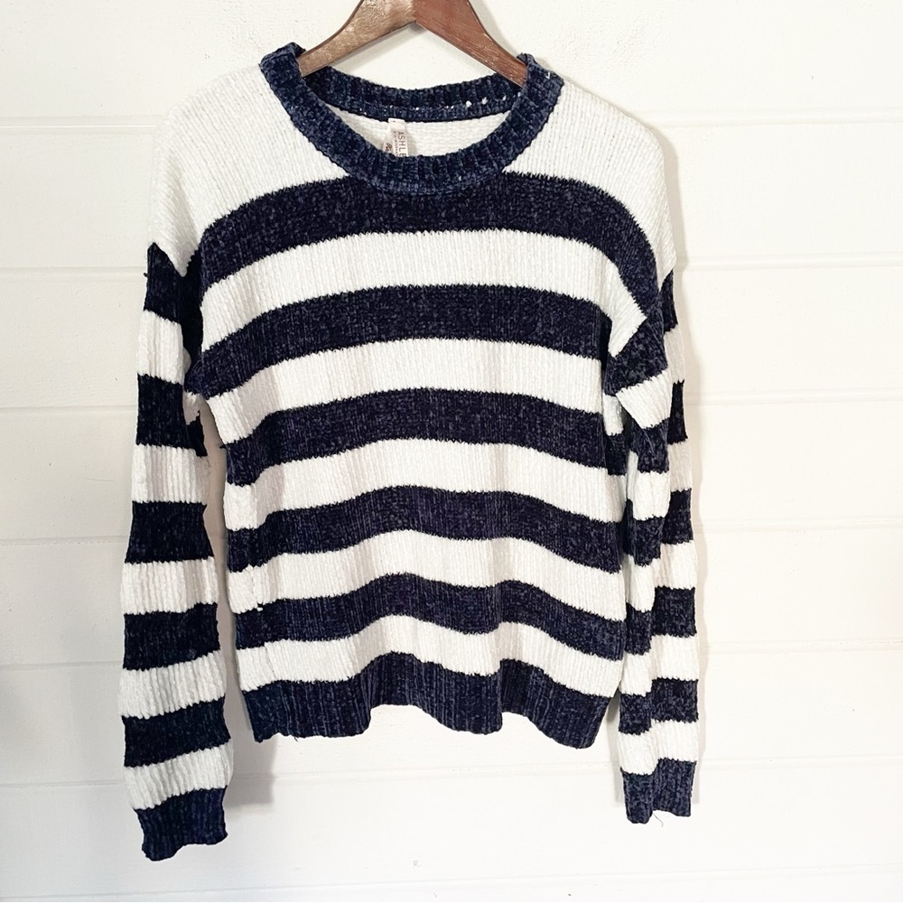 Ashley by 26 International Striped Chenille Sweater Size Large